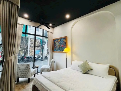 Chào bán toà Boutique 4 tầng- 2 mặt tiền sát biển. Đà Nẵng - dòng tiền 180tr/ tháng 3