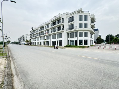 Bán 80m2 Shophouse Metropolitan - Nguyễn Mậu Tài. View Quảng Trường, Vị Trí Vàng 2