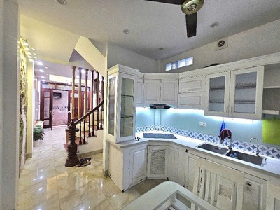 Cần bán 34m2 nhà 4 tầng xây kiên cố, còn rất mới chỉ xách vali về ở, cách mặt đê Ngọc Thụy 40m 7