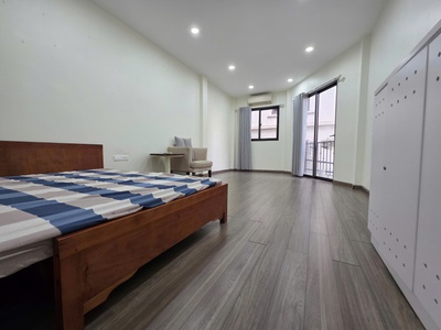 Nhà đẹp đón tết phố Lạc Long Quân 36m2 5 tầng nhỉnh 9 tỷ 3