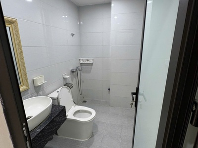 Nhà đẹp đón tết phố Lạc Long Quân 36m2 5 tầng nhỉnh 9 tỷ 4