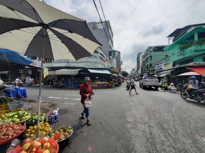 Góc 2 mặt tiền 7,9x17m đường 15 Phường Tân kiểng Q7. cổng chính chợ Tân Quy 3