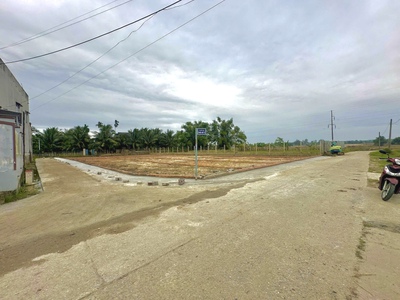 Chính chủ bán nhanh 2 lô liền kề nằm ngay chợ Đại Hiệp, dt 135m2, 60m2 đất ở 0