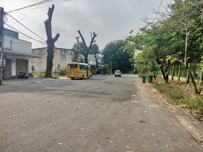 Nhà Phố Cực Lớn Góc 2 Mặt Tiền 1