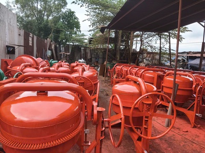 Máy trộn bê tông nữa bao  motor sản xuất bởi công ty Trần Gia Phát 1