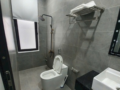 Nam hoà xuân, nhà 3 tầng kinh doanh, mới đẹp, sát lô góc đối diện đảo nổi kim cương. 3