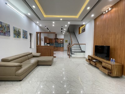 Bán nhà đẹp 100m2 sơn trà đà nẵng, 4pn, 3 mặt thoáng, vị trí kinh doanh tốt 0