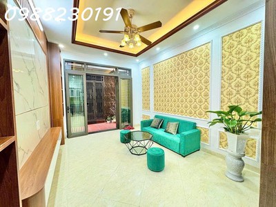 Hiếm bán nhà cổ linh long biên - 5 tầng - full nội thất - 5 phút ra aeon mall long biên nhú 6 tỷ 0