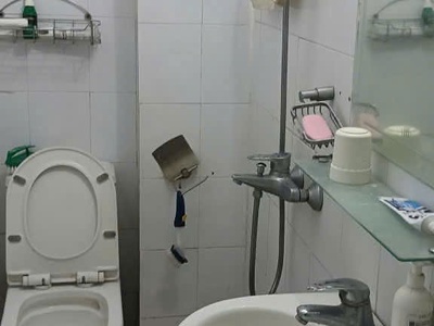 Cần cho thuê ngõ 32 trịnh đình cửu, 30m  x 4 tầng, gồm 2 ngủ   2 wc, 8 triệu/th 4