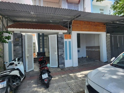 Cho thuê nhà mặt tiền kinh doanh khu sầm uất đường dương hiến quyền  bắc nha trang. 1