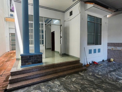 Cho thuê nhà mặt tiền kinh doanh khu sầm uất đường dương hiến quyền  bắc nha trang. 2