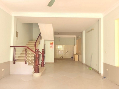 Bán nhà ngọc thuỵ, ôtô tránh, gần đường hồng tiến kéo dài, sát chợ- tđc ngọc thuỵ 3