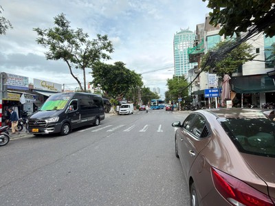 Bán lô đất 109m2 triệu việt vương, gần mường thanh và cầu tình yêu, vị trí kinh doanh tốt 0