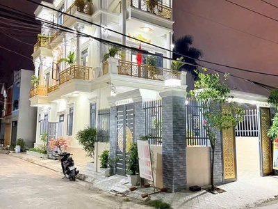 Nhà 1 trệt 2 lầu, phong cách biệt thự, ngang 6m, 2 mặt tiền, 1 xẹt bùi hữu nghĩa. 1