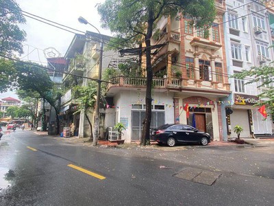 Đa sỹ   39m    5 tầng   mt 3.3m   13.5 tỷ   hà đông, hà nội 0