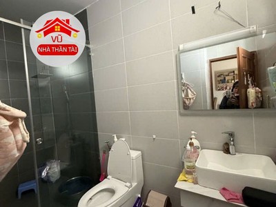 Bán nhà đẹp mặt tiền quận 4, gần vĩnh khánh, 2 xe hơi tránh, 4 tầng, 5,3 x 9,5m , nhỉnh 8 đồng 3