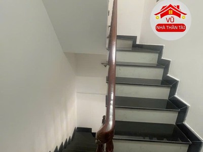 Bán nhà đẹp măt tiền q.4, gần tân vĩnh, 5,2m x 10m, 4 tầng, giá nhỉnh 8 tỷ. 3