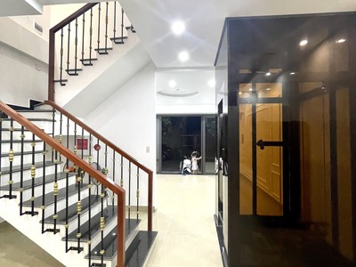 Cho thuê nguyên căn Văn Cao 10 ngủ khép kín, DT: 70m2. 7