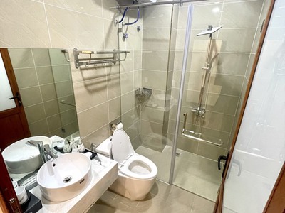 Cho thuê nguyên căn Văn Cao 10 ngủ khép kín, DT: 70m2. 1