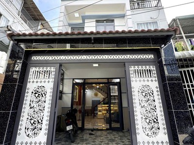 Nhà bán gấp giảm 400 triệu. sát vách quận 7  - nhà mới ở ngay  4x15m  vuông vức, tặng full nội thất 1