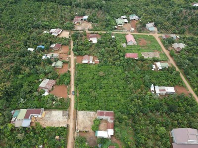 Ea tosh- krông năng- đắk lắk dt 8 48m sẵn 60m2 thổ mặt tiền đường bê tông kdc bàn cờ thông các 1