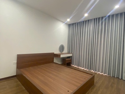 Bán nhà mới nguyễn văn linh long biên 0