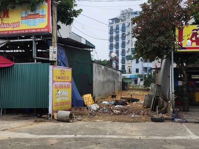 Chính chủ cần bán đất mặt phố  kinh doanh sầm uất   tại hoà lạc 0