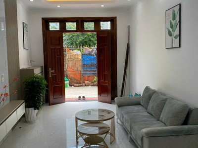 Bán nhà cự khối 43m xd 34m 5 tầng giá 6.75 tỷ 0