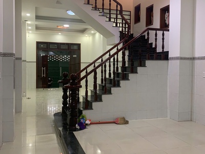 Cho thuê nhà nguyên căn mặt tiền - vị trí đắc địa, làm văn phòng công ty 7