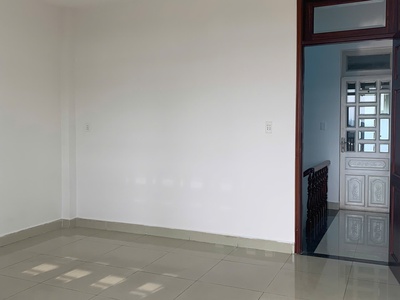 Cho thuê nhà nguyên căn mặt tiền - vị trí đắc địa, làm văn phòng công ty 8