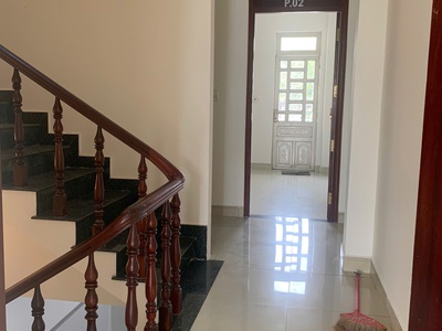 Cho thuê nhà nguyên căn mặt tiền - vị trí đắc địa, làm văn phòng công ty 9