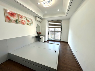 Bán CH Trung Yên 1- Trung Kính: 135m2, 4pn, nội thất cao cấp, trên 10 tỷ 4