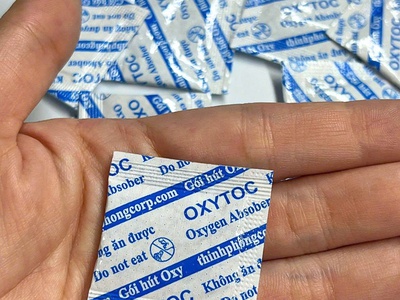Giữ bánh mứt, đồ ăn vặt Tết không mốc, cứ dùng gói hút oxy OXYTOC  ✨ 1