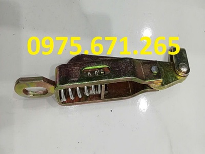 Công dụng của khóa gạt lò xo đuôi tôm, khóa tôm gạt 2