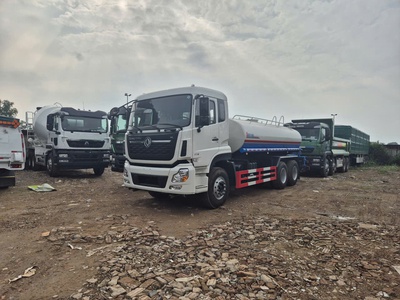 Xe bồn tưới nước rửa đường 0