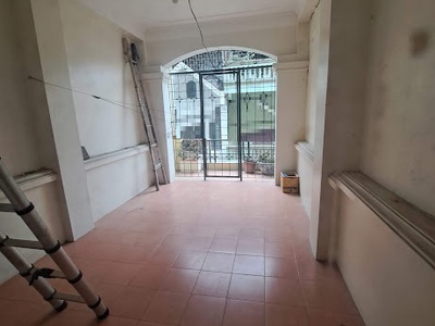 Nhà ngõ 3 phố Phạm Tuấn Tài, Dt 50m2 x 4 tầng, mỗi tầng 2 phòng 1 wc, ô tô đậu cửa 1