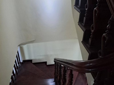 Nhà phân lô ngõ 106 đường Hoàng Quốc Việt - Cầu Giấy. Dt 70m2 x 5 tầng mới đẹp, ngõ để ô tô 1