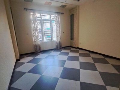 Nhà phân lô ngõ 106 đường Hoàng Quốc Việt - Cầu Giấy. Dt 70m2 x 5 tầng mới đẹp, ngõ để ô tô 3