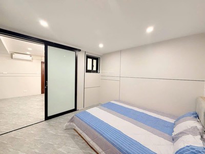 Chính chủ bán nhà tập thể đại học kinh tế quốc dân lô góc siêu thoáng ngõ thông, ôtô đõ cửa 2