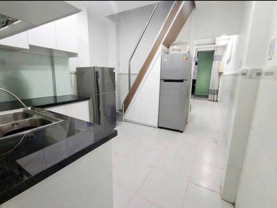 Chủ cần bán nhanh căn nhà tttp 2 tầng hẻm yết kiêu 4