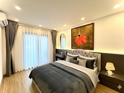 Quanh 13 tỷ phố ngọc lâm 57m2 6t thang máy, vài bước ra mặt phố, full nội thất 3