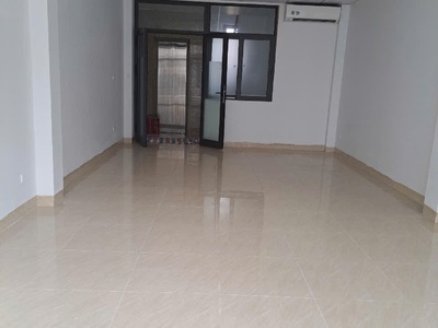 Cho thuê căn nhà phố Nghĩa Đô, Dt 70m2 x 7 tầng , nhà mới có Thang Máy - đủ điều hòa 1