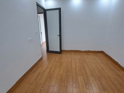 Cho thuê căn nhà phố Nghĩa Đô, Dt 70m2 x 7 tầng , nhà mới có Thang Máy - đủ điều hòa 3