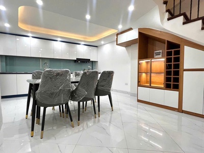 Cho thuê nhà 6 tầng mới xây ngọc thụy, long biên 3