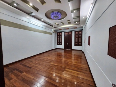 Nhà phân lô ngõ 106 đường Hoàng Quốc Việt - Cầu Giấy. Dt 70m2 x 5 tầng mới đẹp, ngõ để ô tô 7