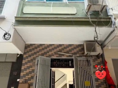 Nhà ngõ 31 phố Trần Quốc Hoàn. Diện tích 40m2 x 4 tầng - giá 15tr/tháng 15 triệu/tháng 0