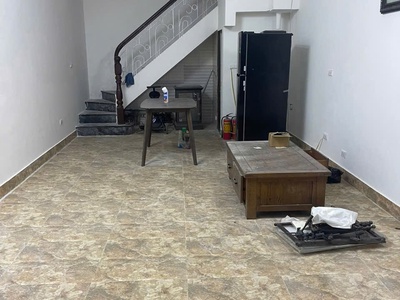 Nhà ngõ 31 phố Trần Quốc Hoàn. Diện tích 40m2 x 4 tầng - giá 15tr/tháng 15 triệu/tháng 4