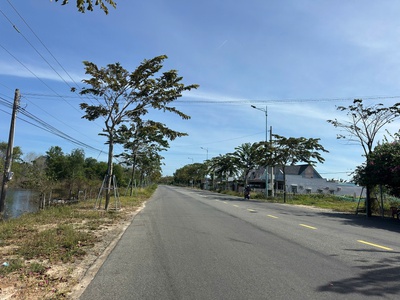 Bán 591m2  đất mặt tiền hùng vương, tân bình, lagi sát biển giá rẻ nhất 2