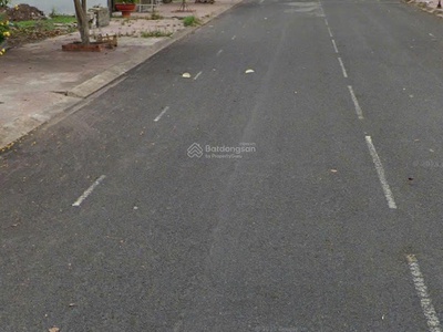 Cần bán gấp nhà mặt tiền 12m đường trục d5 rộng 15m khu tái định cư thái lạc 3