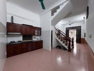 Bán nhà ngõ đường Nguyễn Văn Linh, ph Thanh Bình, TP HD, 2.5 tầng, 46.8m2, 3 ngủ, 2.3 tỷ 5